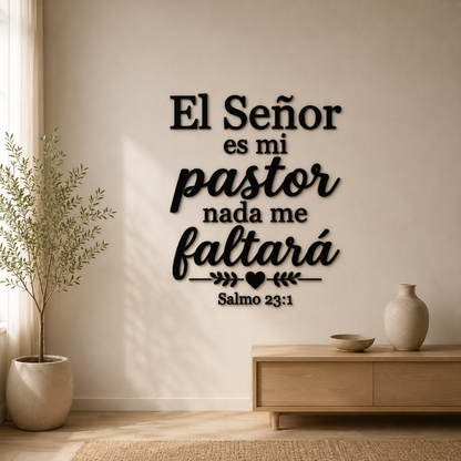 Placa decorativa Salmo 23:1 colgada en una pared de la sala
