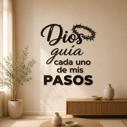 Placa decorativa Dios Guía Mis Pasos colgada en una pared del hogar